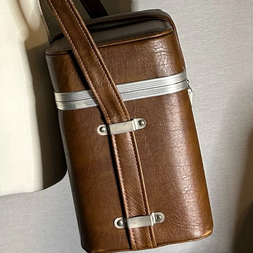 Vintage 1960s / 1970s Brown Faux Leather Camera Carrying Case